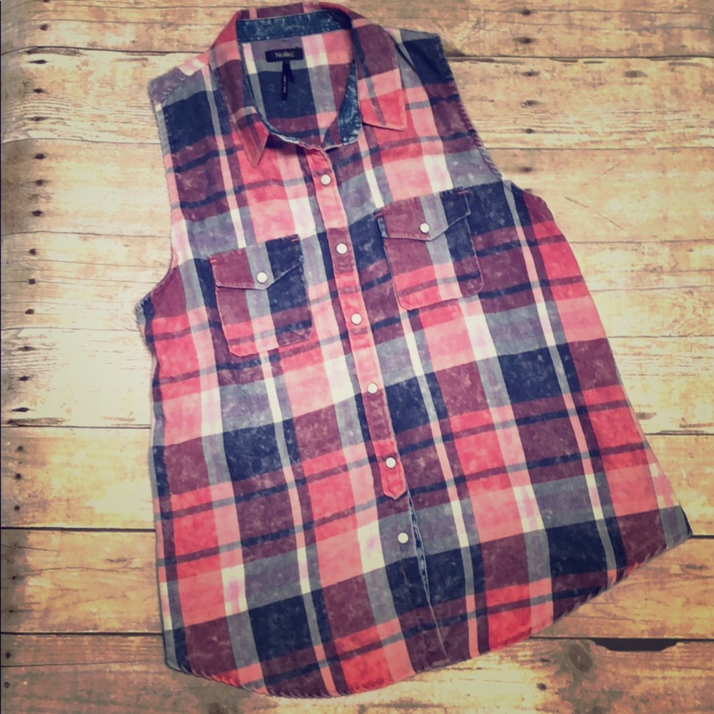 Nollie plaid sleeveless size large